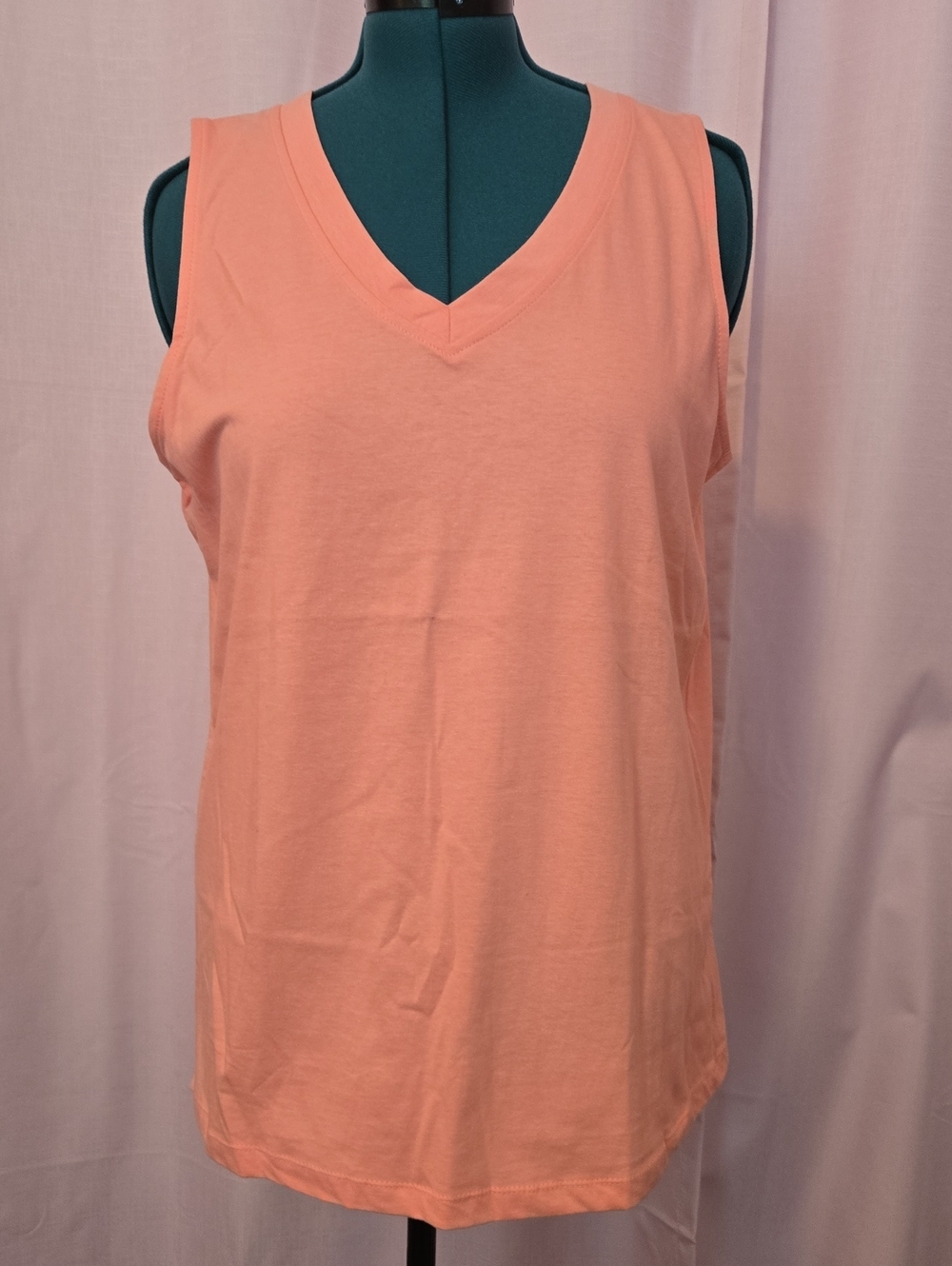 Dreams & Co. Pink V-Neck Sleeveless Tank Top